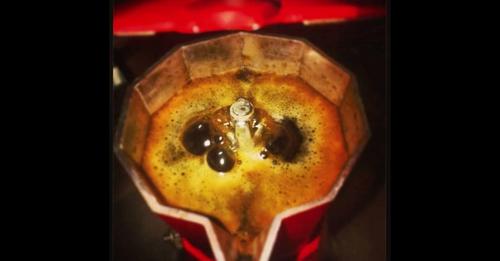 Ciao siamo gli Urlandofrenetica e questo è il nostro primo singolo