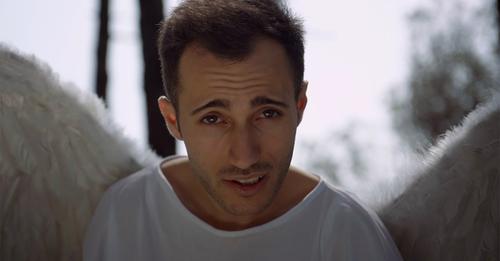 Per ospitate, spettacoli o collaborazioni artistiche, contattatemi in privato su…