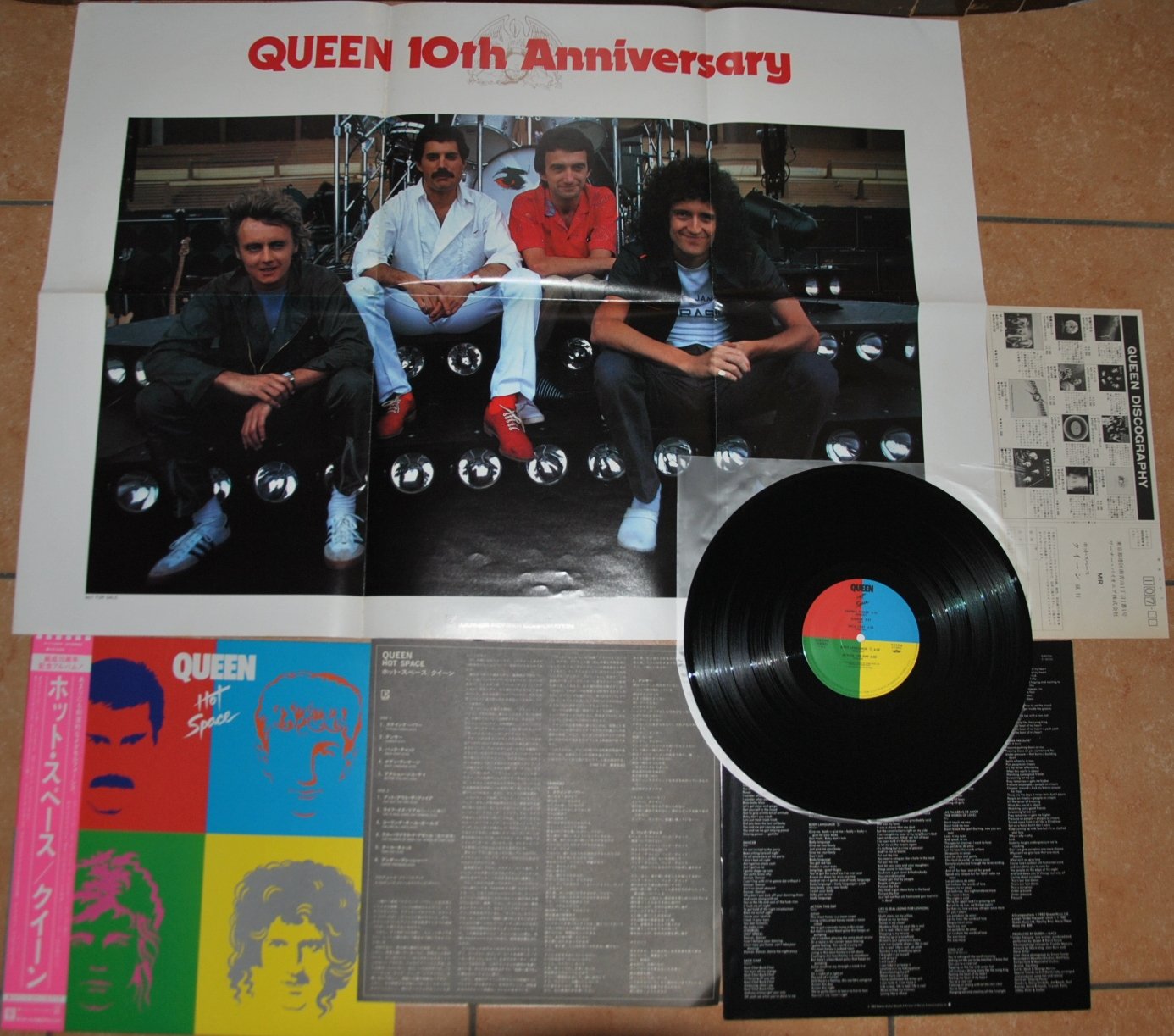 QUEEN – HOT SPACE – ELEKTRA P-11204 1982 –  LP JAPAN OBI NM 1A EDIZIONE POSTER

…