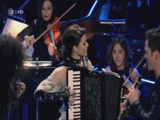 Enjoy this wonderful & amazing live play of Monti’s Csárdás, with these amaz…