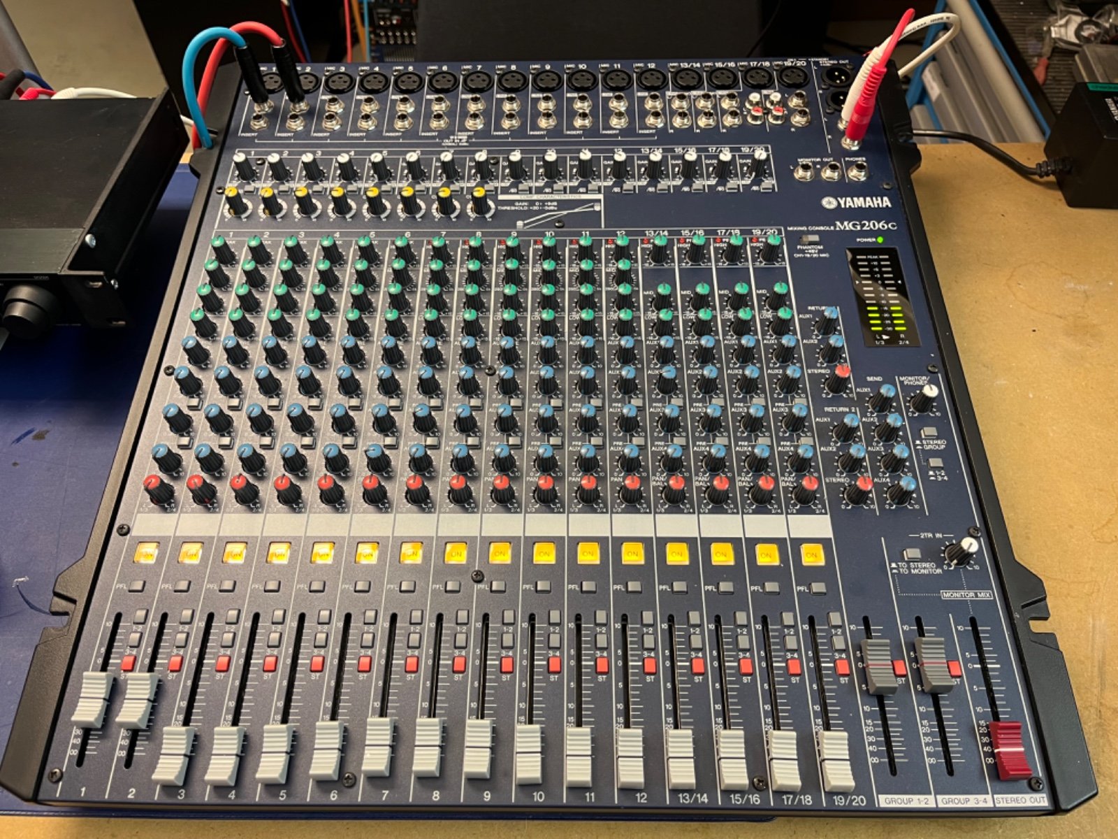 “Per gli amici Italiani parlo anche in Italiano e se scorrete in basso troverete…