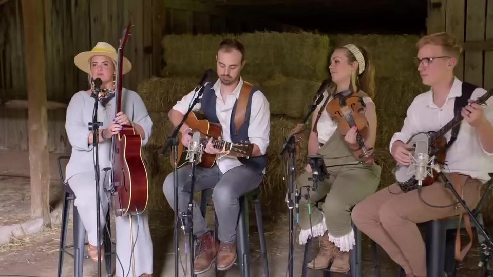 Southern Raised in “Jolene” by Dolly Parton
  Trova la Band giusta per il tuo ev…