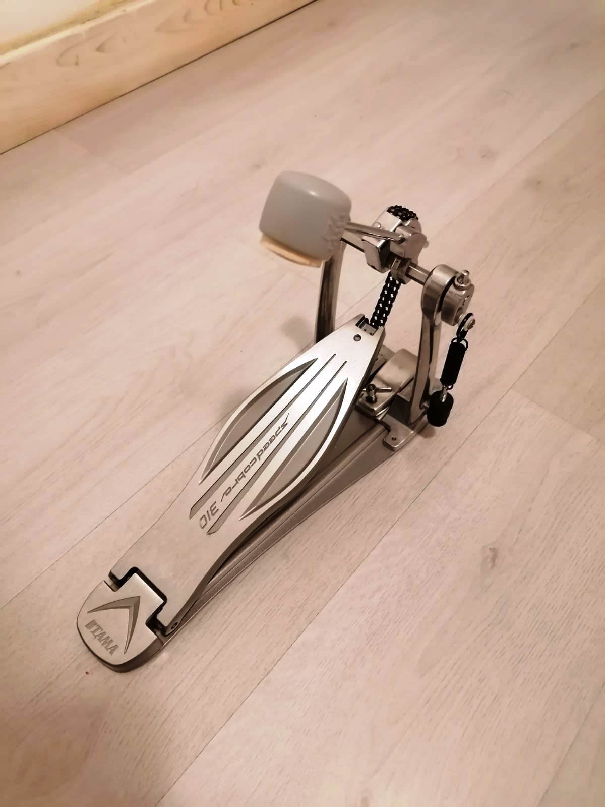 Vendo pedale Tama Speedcobra 310 pari al nuovo.
 Disponibile al ritiro a mano o …