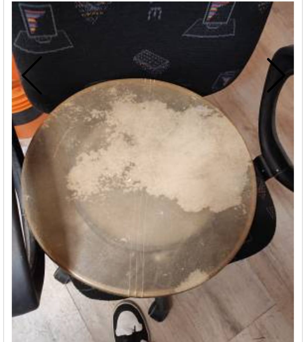 Spese di spedizione comprese. Vendo per inutilizzo, pelle naturale.