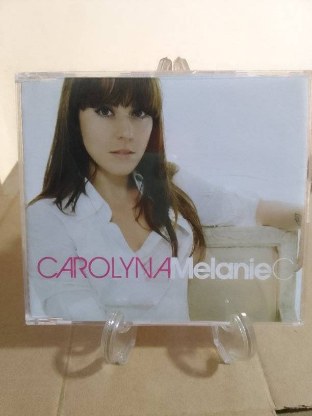 CDs musica variada novos e usados vários estilos 
 1.50 euro cada cd mais portes…