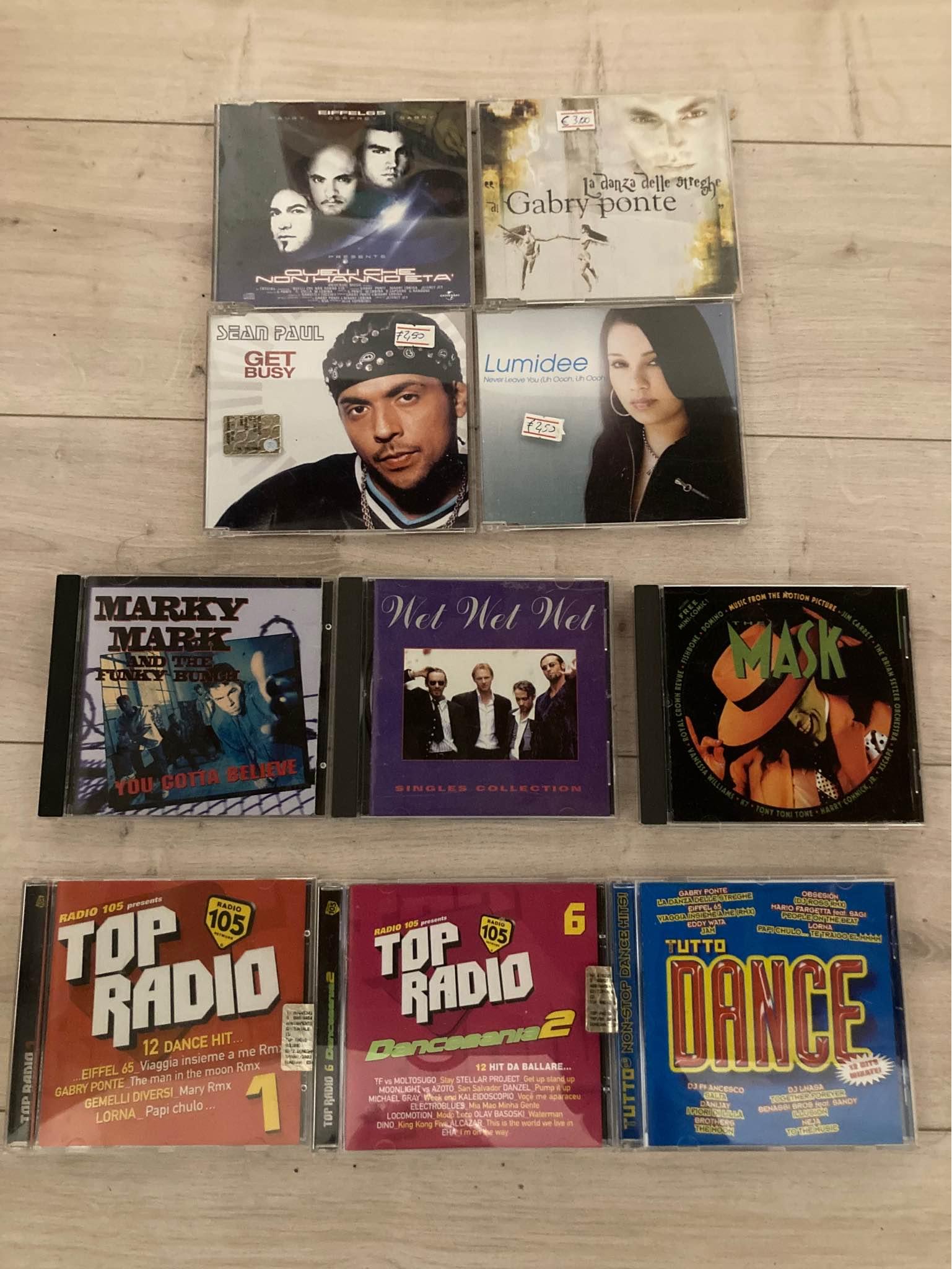 22 cd ben tenuti. Posso spedire per 8€.