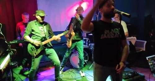 Gli Spari Ora,  Vasco cover band offesi per eventi musicali
