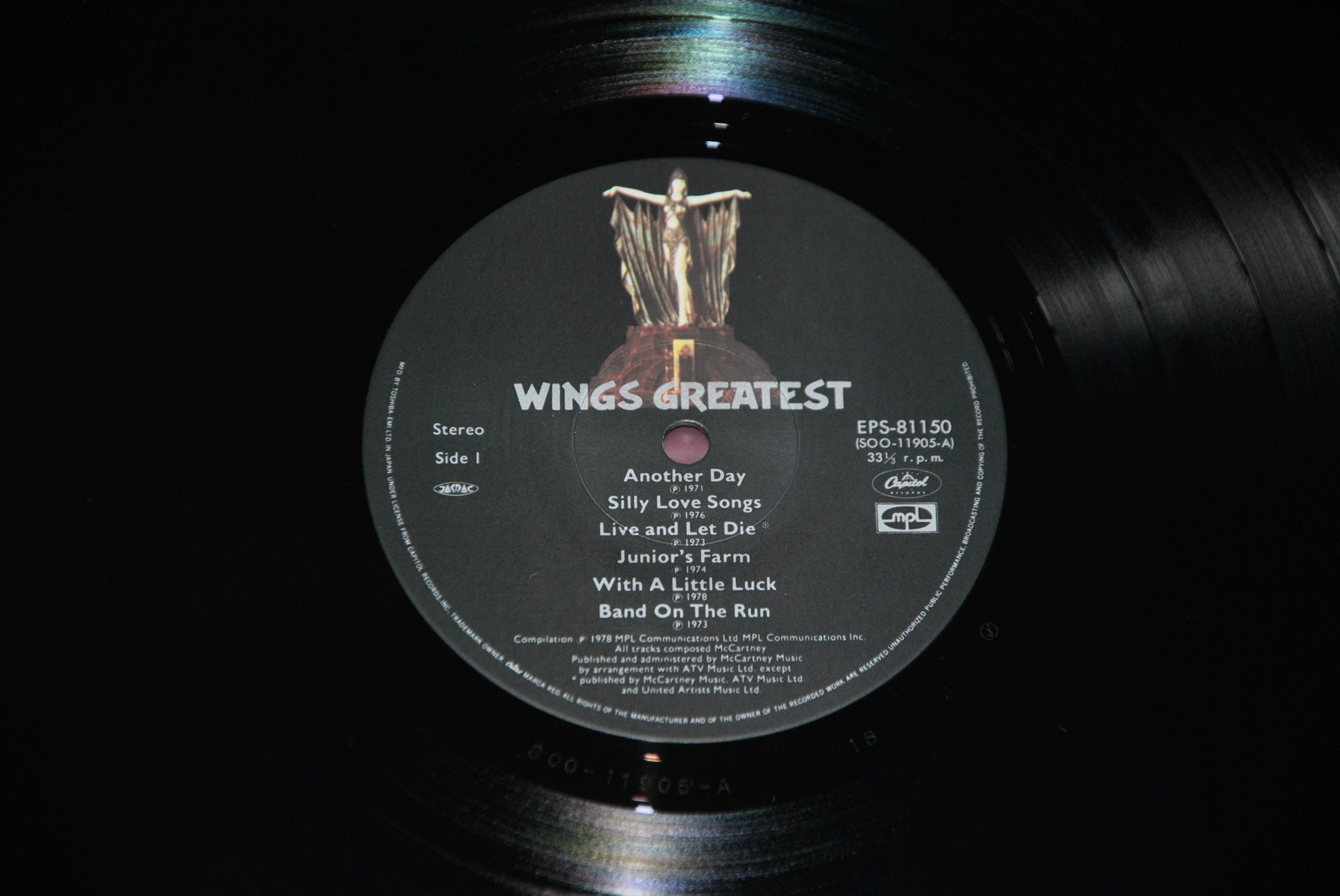 WINGS – GREATEST HITS – CAPITOL EPS-81150 1978 – LP JAPAN OBI NM POSTER 

LP COM…