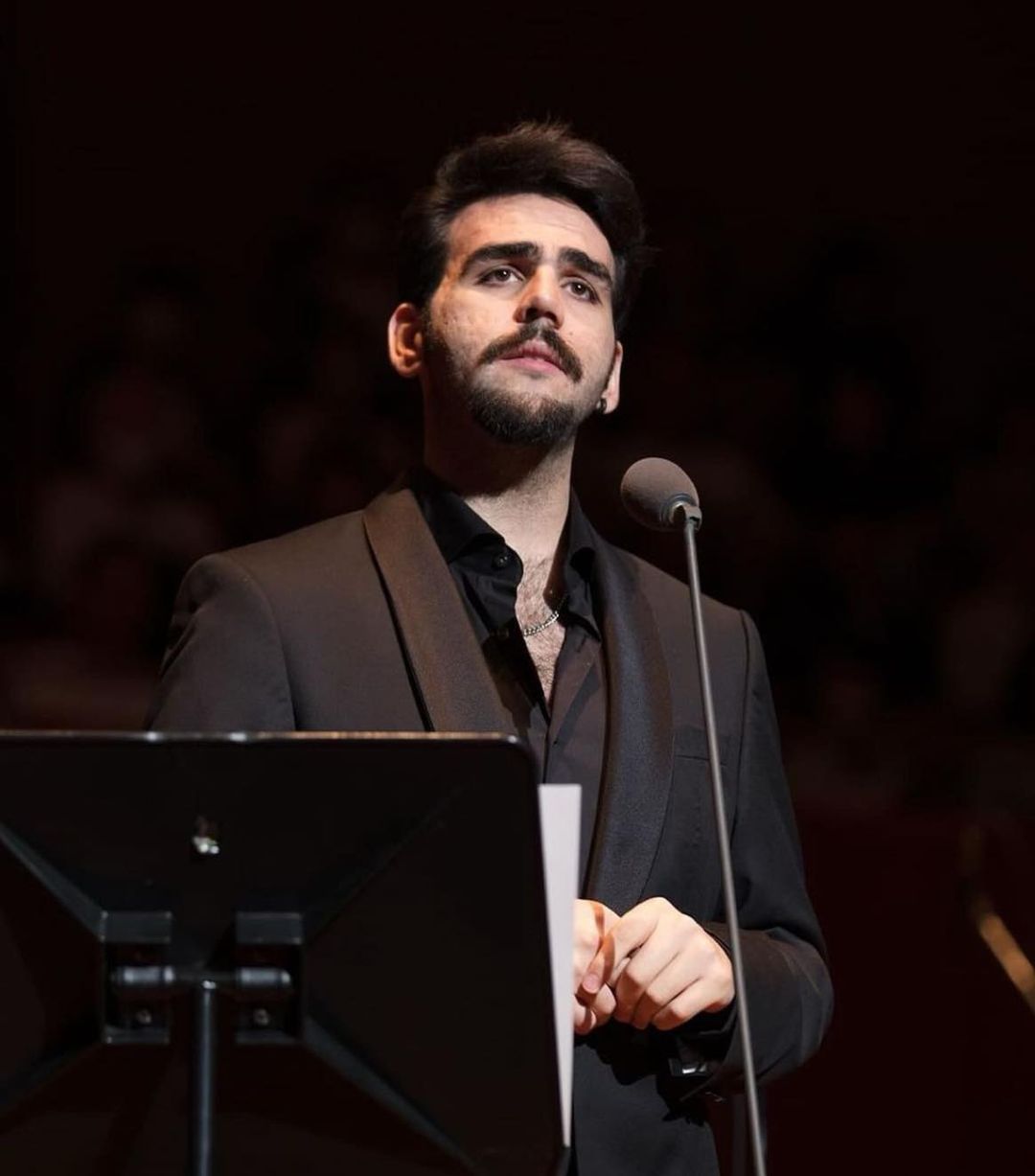 Hello fans, 
 If you are a true fan of mine can I get a big YESS!!
 I love you a…