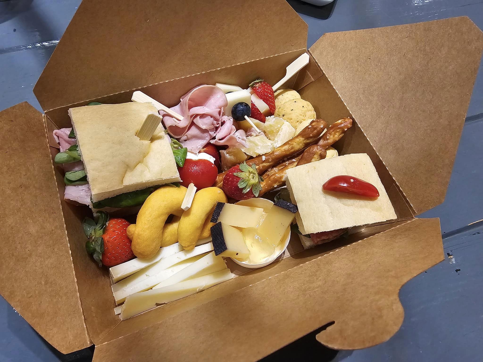 Sta per iniziare il weekend
𝑈𝑛 𝑤𝑒𝑒𝑘𝑒𝑛𝑑 𝑚𝑜𝑙𝑡𝑜 𝑠𝑝𝑒𝑐𝑖𝑎𝑙𝑒 𝑝𝑒𝑟𝑐ℎ𝑒́ 𝑖𝑛𝑖𝑧𝑖𝑎𝑛𝑜 𝑔𝑙𝑖 𝐸𝑣𝑒𝑛𝑡…