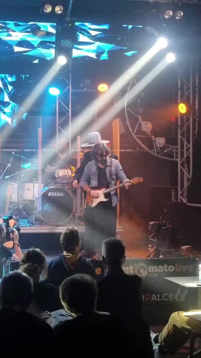 Diretta Live 
 BlueSugar Zucchero Tribute Band 
  Santomato Live Club